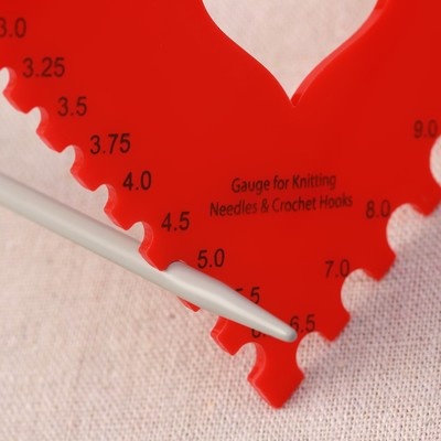 Линейка для определения размера спиц для вязания «Сердце», 11 × 11 см, цвет красный