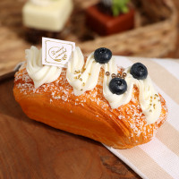 Муляж-антистресс &quot;Булочка со сливками&quot; 14х7х7см