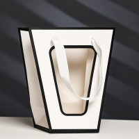 Пакет-переноска для цветов 10 × 10 × 20 х 18 см, белый с каймой (12 шт.)